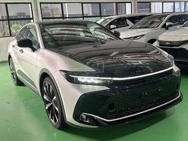 Toyota Crown Crossover