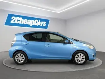 Toyota Aqua 2012 photo 5