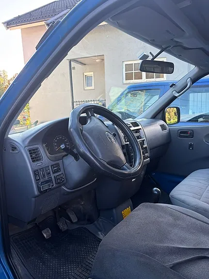 Toyota Hiace 2006 photo 5