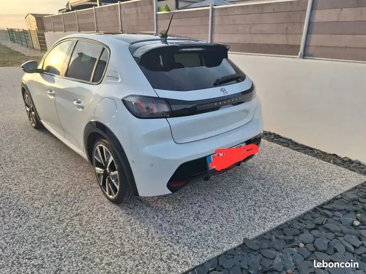 Peugeot 208 2020 photo 4
