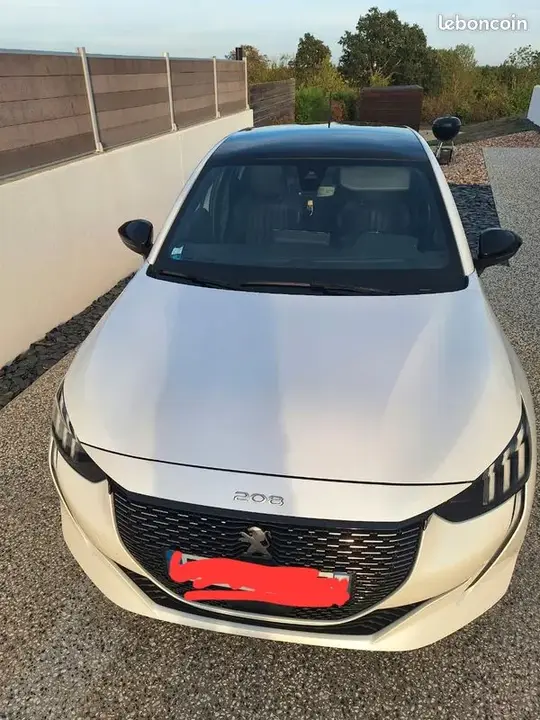 Peugeot 208 2020 photo 2