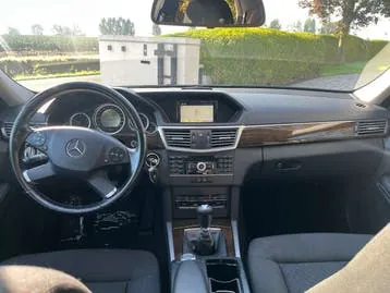 Mercedes-Benz E-Class 2011 photo 2