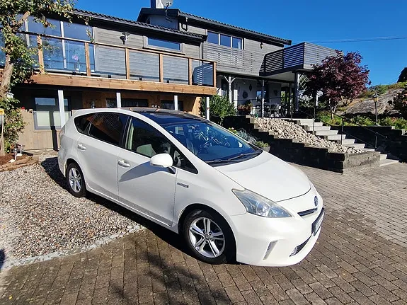 Toyota Prius 2013 photo 2