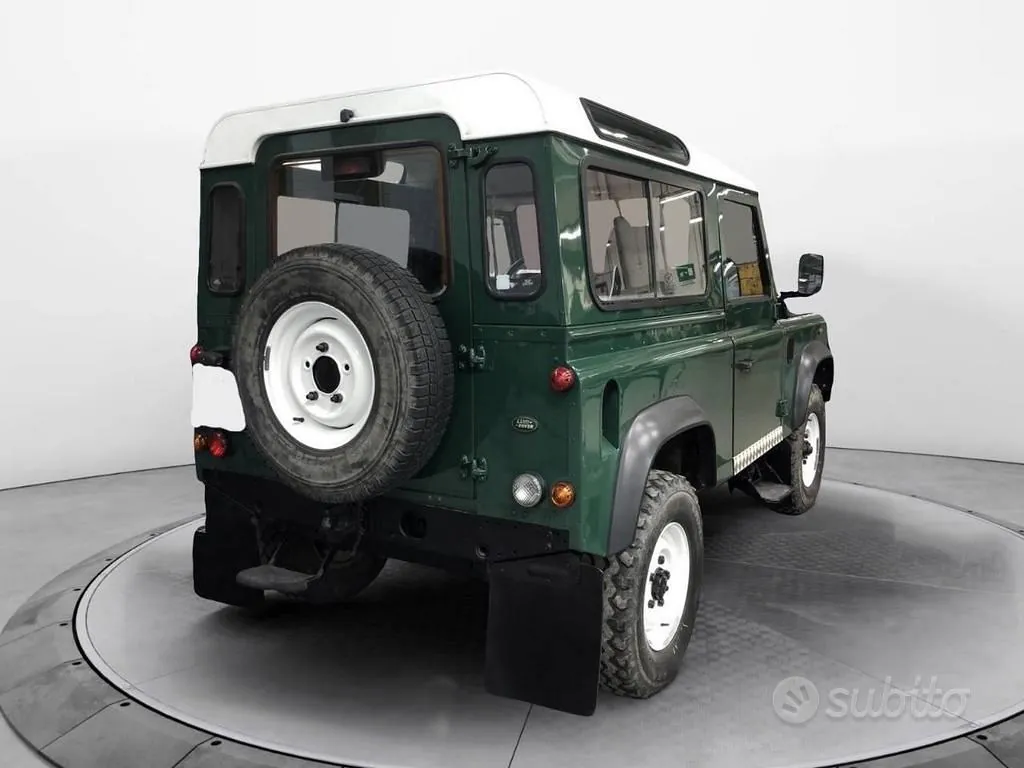 Land Rover Defender 2005 photo 3