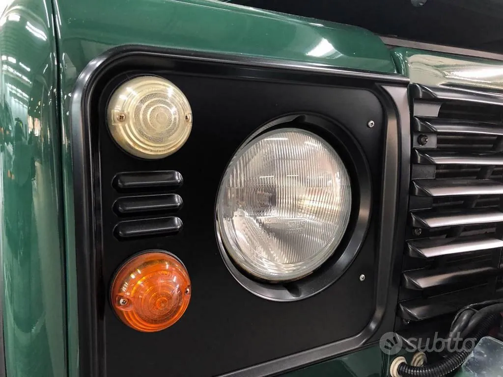 Land Rover Defender 2005 photo 4