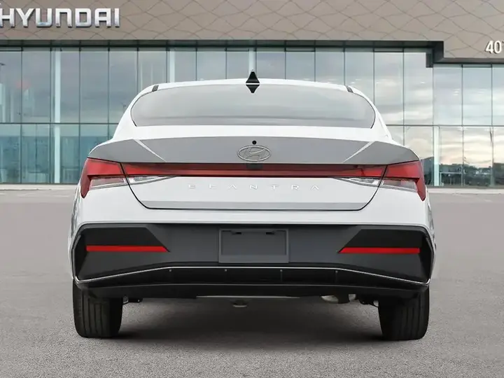 Hyundai Elantra 2026 photo 5