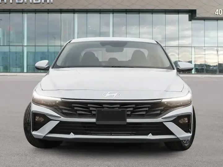 Hyundai Elantra 2026 photo 2