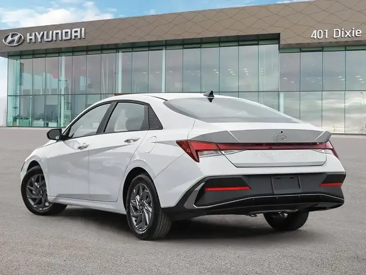 Hyundai Elantra 2026 photo 4
