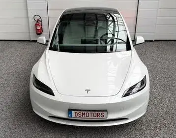 Tesla Model 3 2023 photo 2