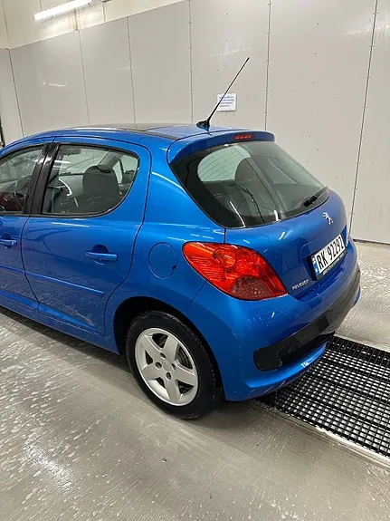 Peugeot 207 2007 photo 3