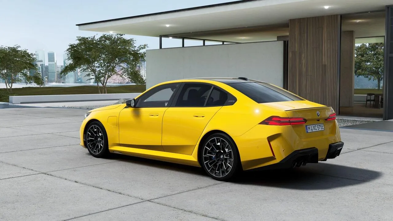 BMW M5 photo 3