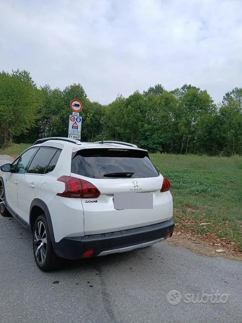 Peugeot 2008 2016 photo 2
