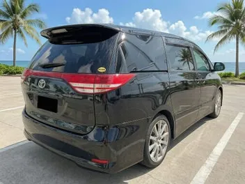 Toyota Estima 2007 photo 2