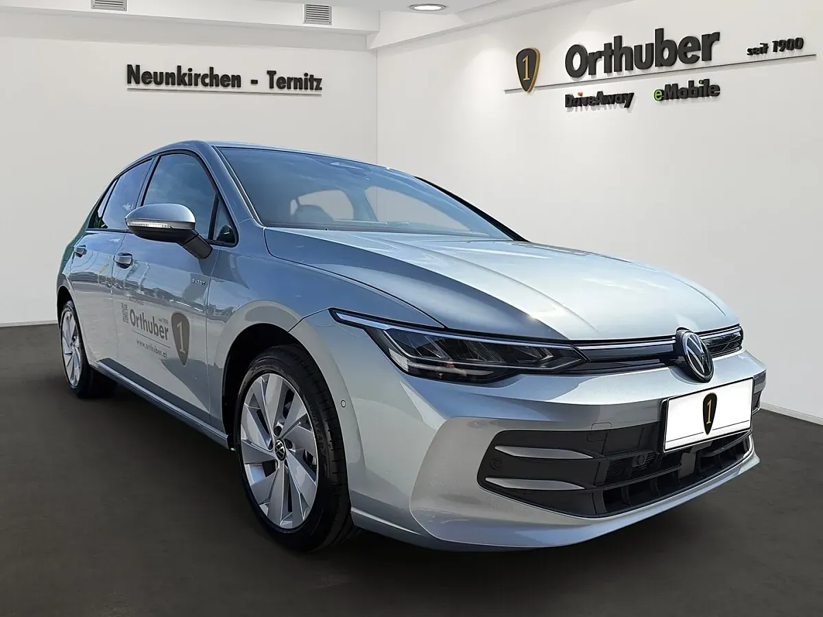 Volkswagen Golf 2026 photo 2