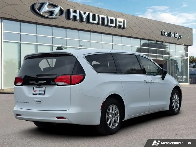 Chrysler Grand Caravan 2024 photo 5