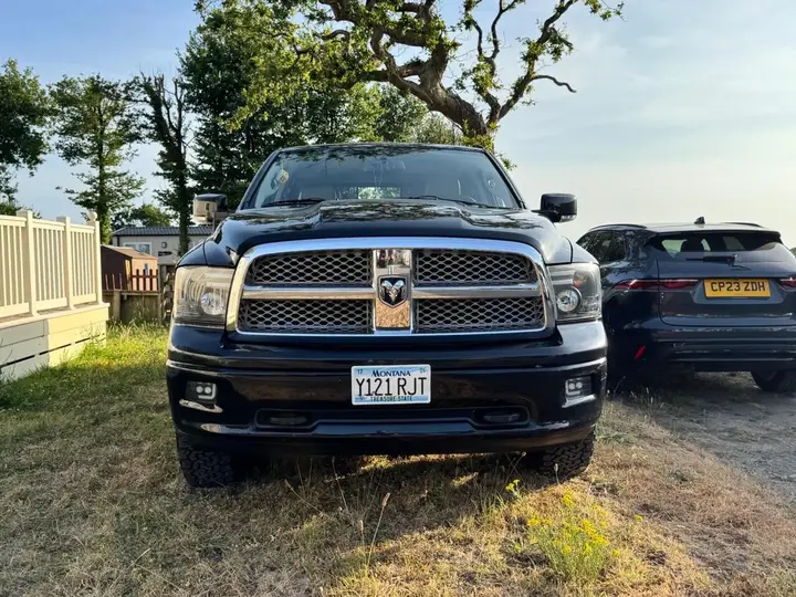 Dodge Ram 1500 Laramie 2011 photo 2