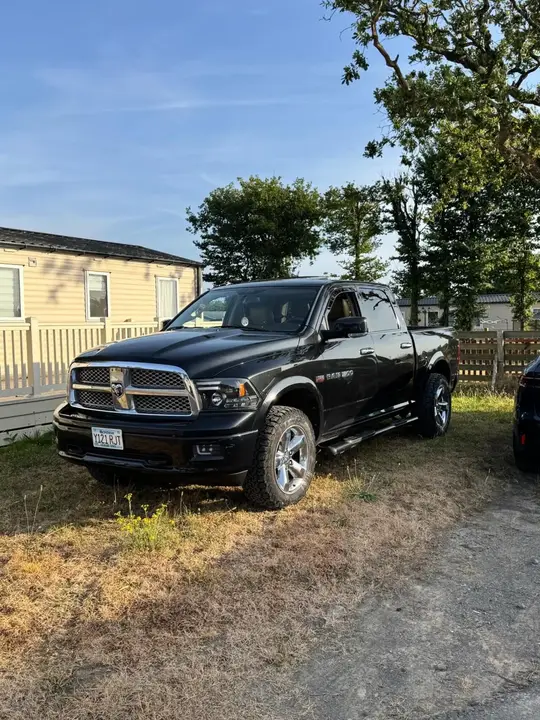 Dodge Ram 1500 Laramie 2011 photo 3