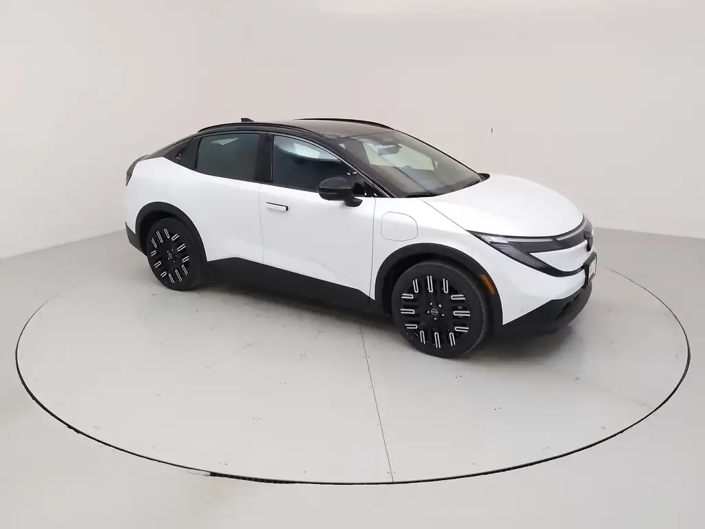 Nissan Leaf 2026 photo 5
