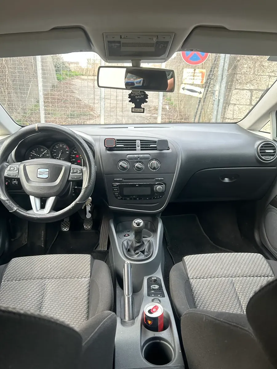 Seat Leon 2009 photo 2