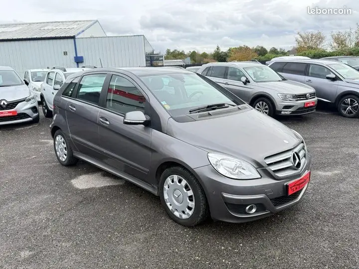 Mercedes-Benz B-Class 2009 photo 2