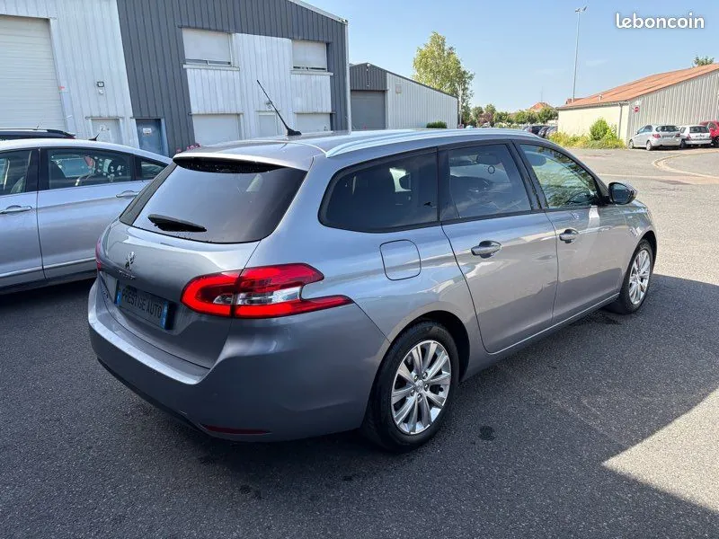 Peugeot 308 2018 photo 2