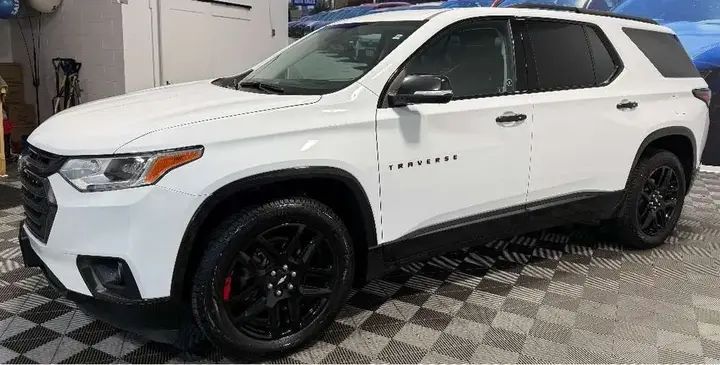 Chevrolet Traverse 2021 photo 2