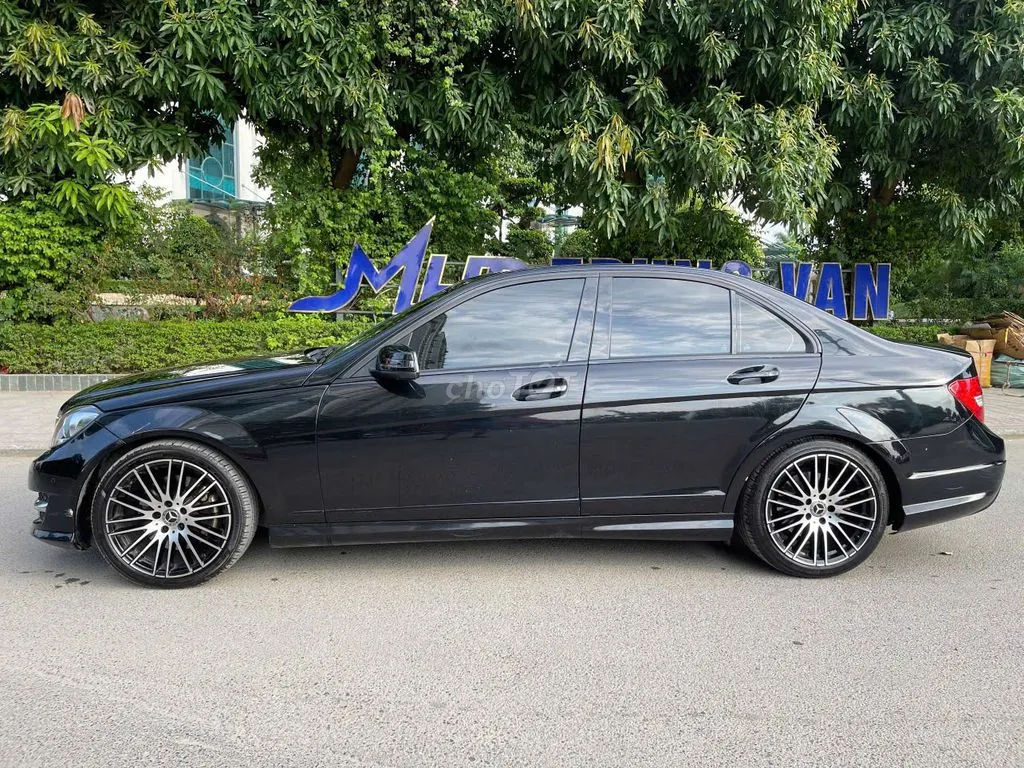 Mercedes-Benz C-Class 2012 photo 4