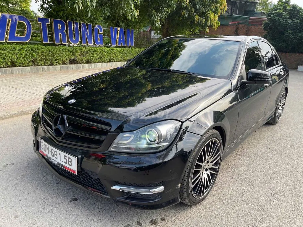 Mercedes-Benz C-Class 2012 photo 2