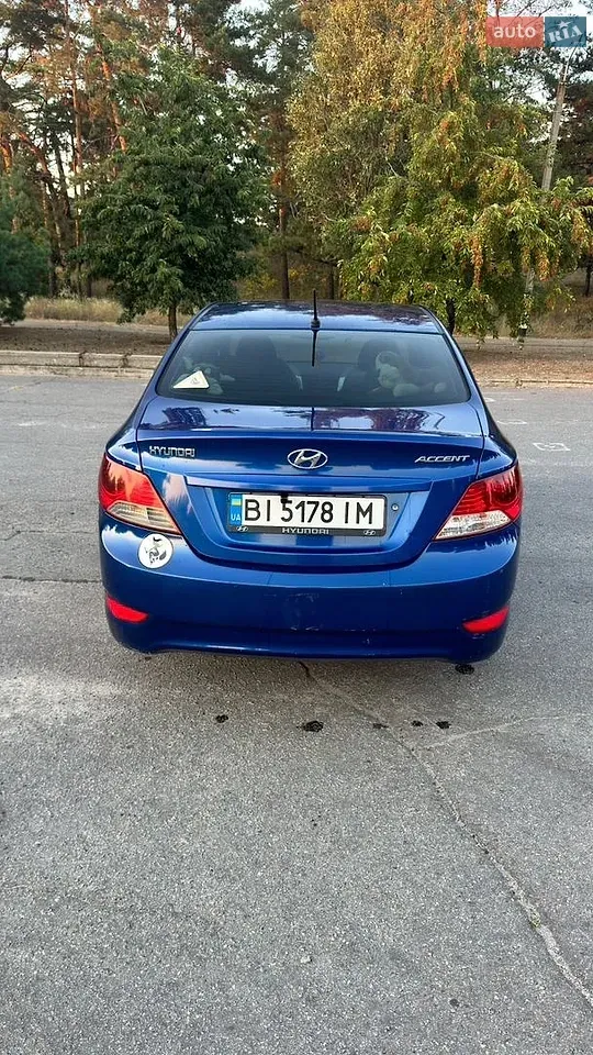 Hyundai Accent 2011 photo 3