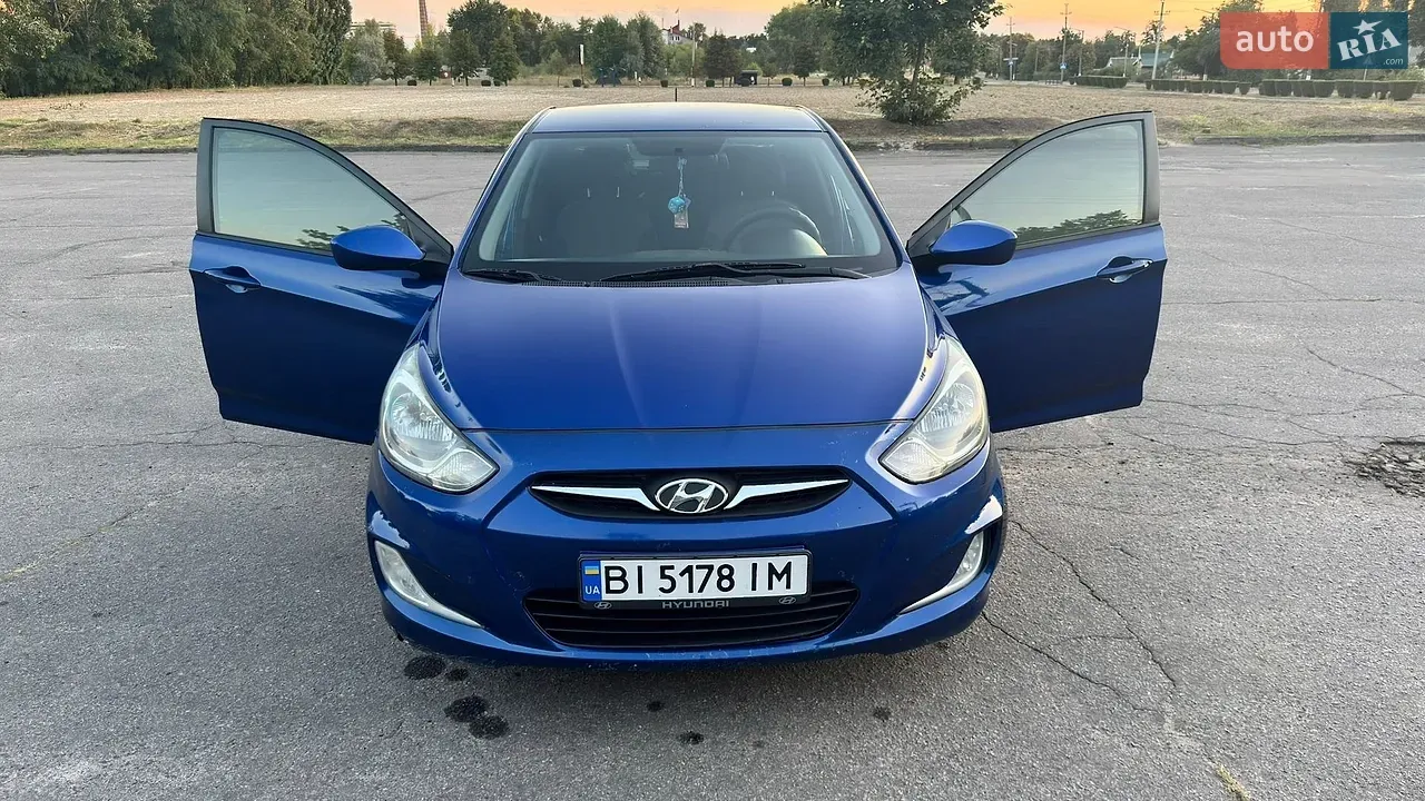 Hyundai Accent 2011 photo 2