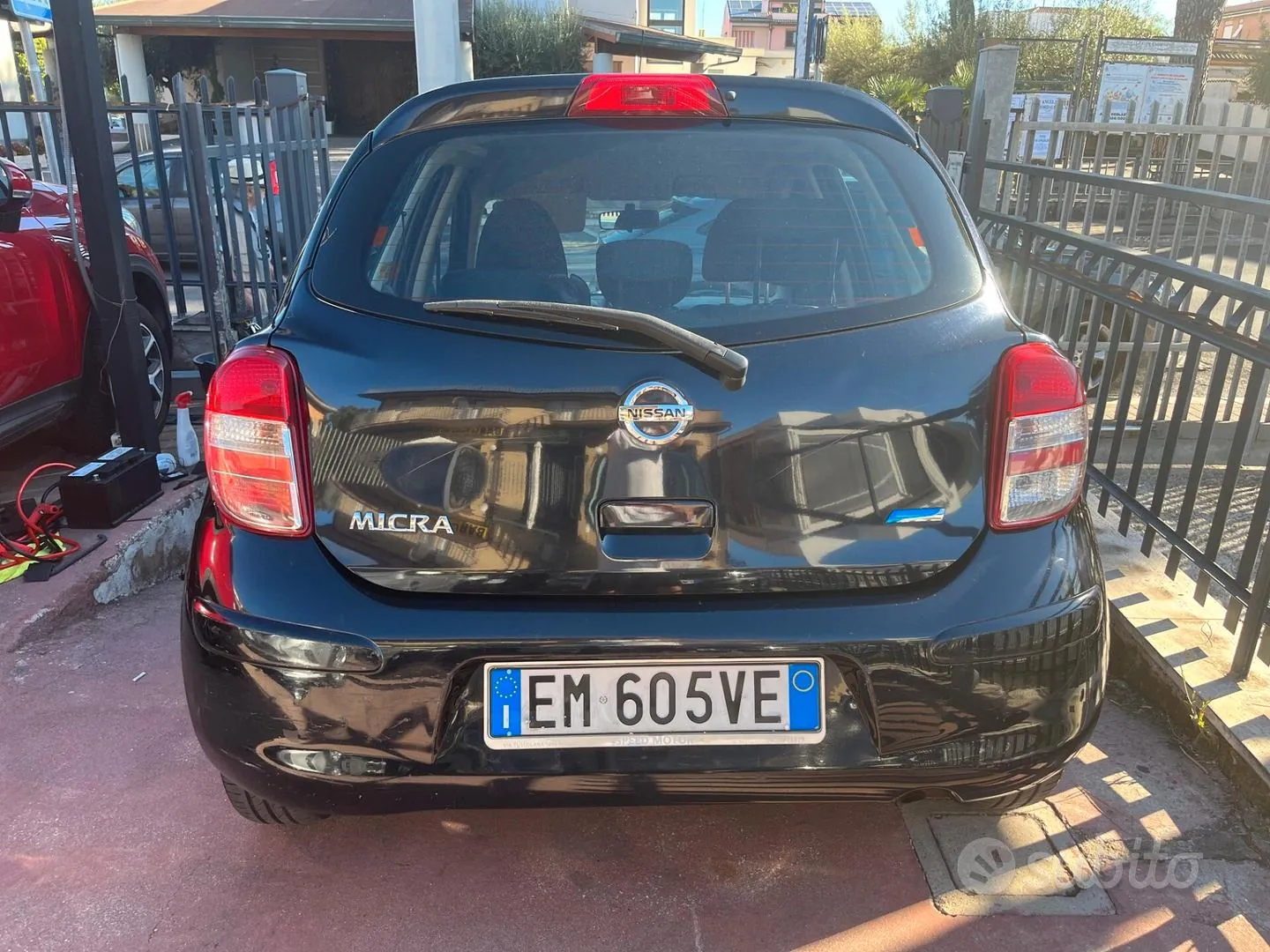 Nissan Micra 2012 photo 5
