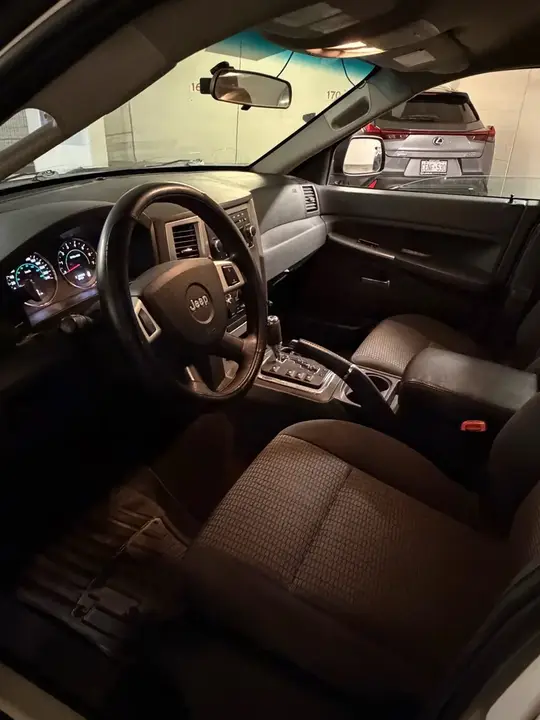 Jeep Grand Cherokee 2010 photo 5