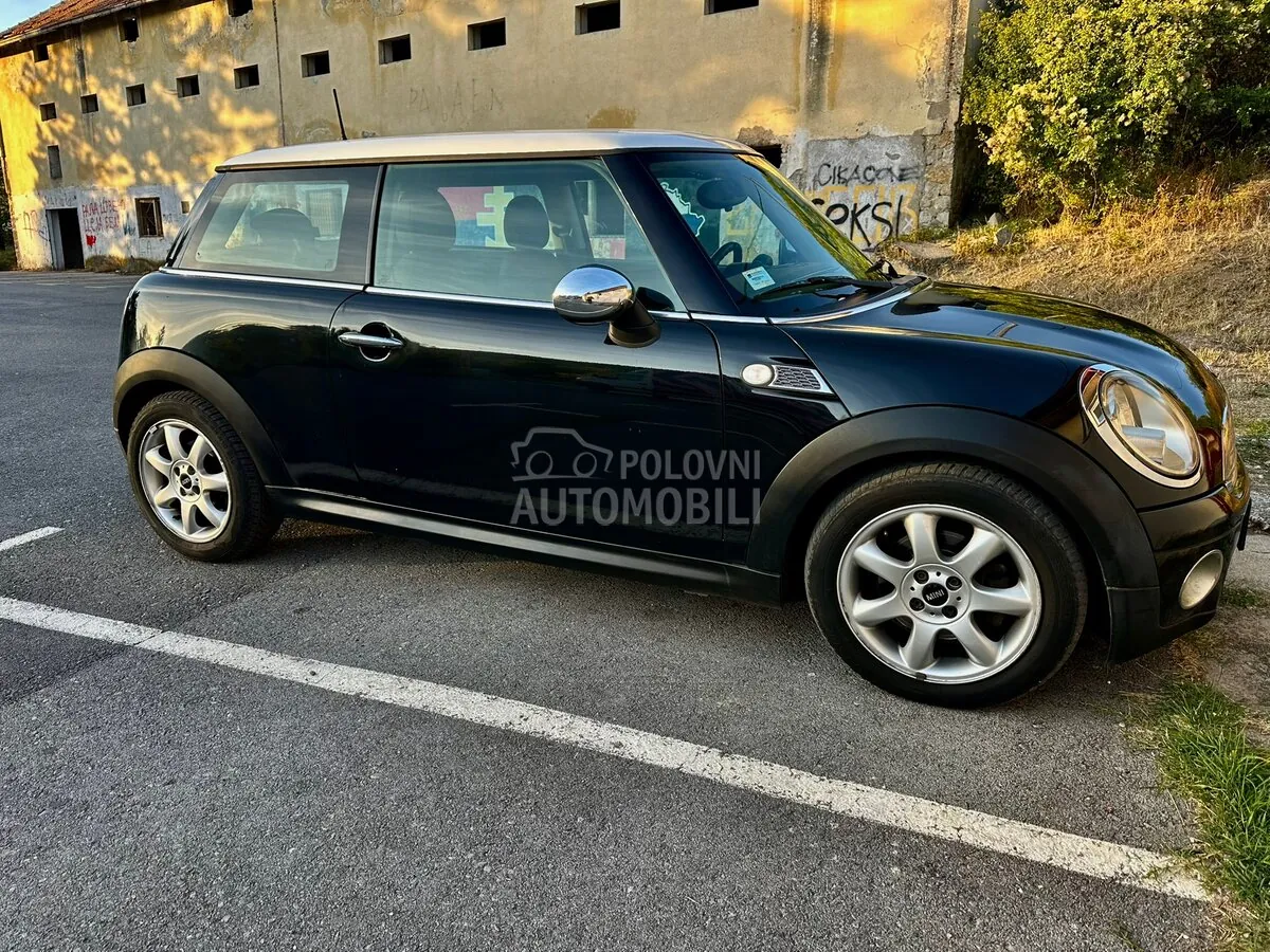 Mini Cooper 2010 photo 2