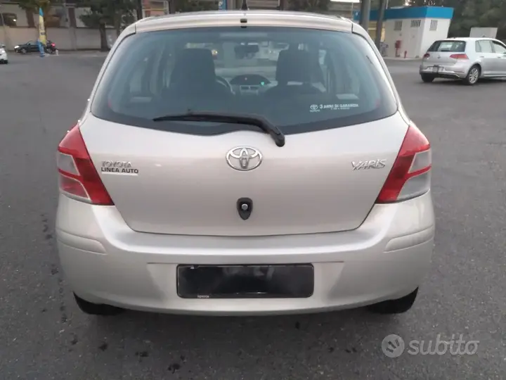 Toyota Yaris 2011 photo 5