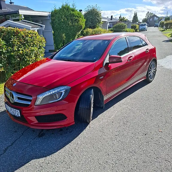 Mercedes-Benz A180 2013 photo 2