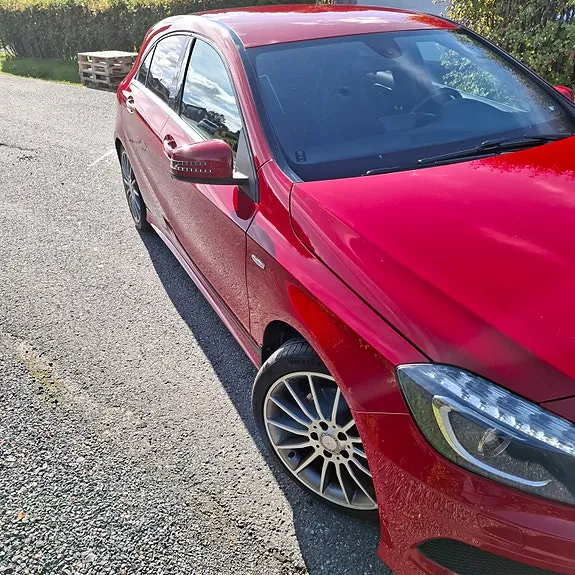 Mercedes-Benz A180 2013 photo 3