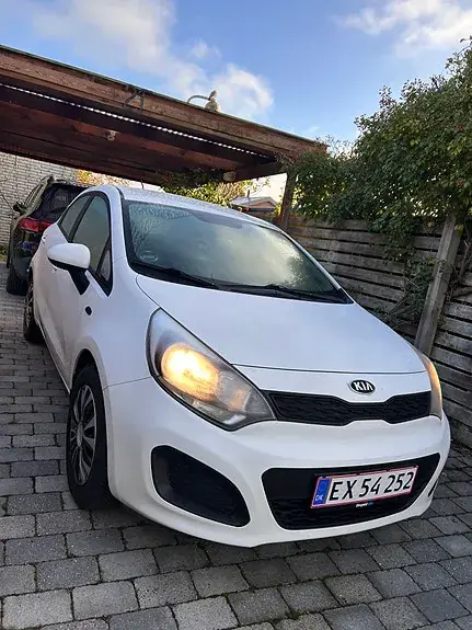 Kia Rio 2013 photo 2