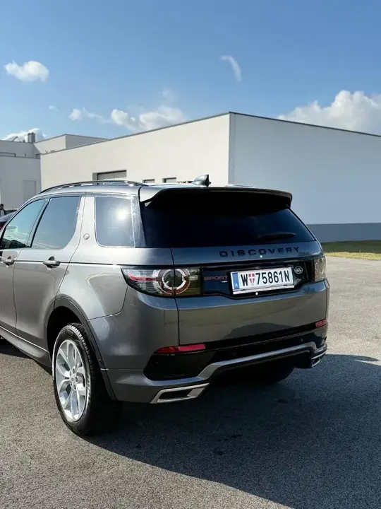 Land Rover Discovery Sport 2018 photo 3