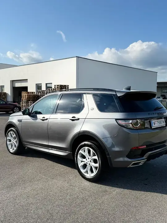 Land Rover Discovery Sport 2018 photo 2