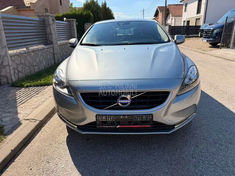 Volvo V40 2013 photo 2