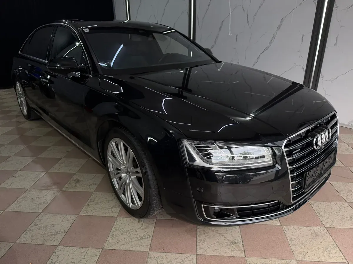 Audi A8 2014 photo 3