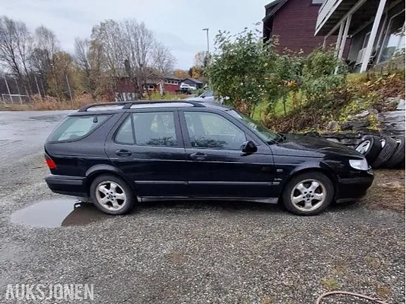 Saab 9-5 2000 photo 2