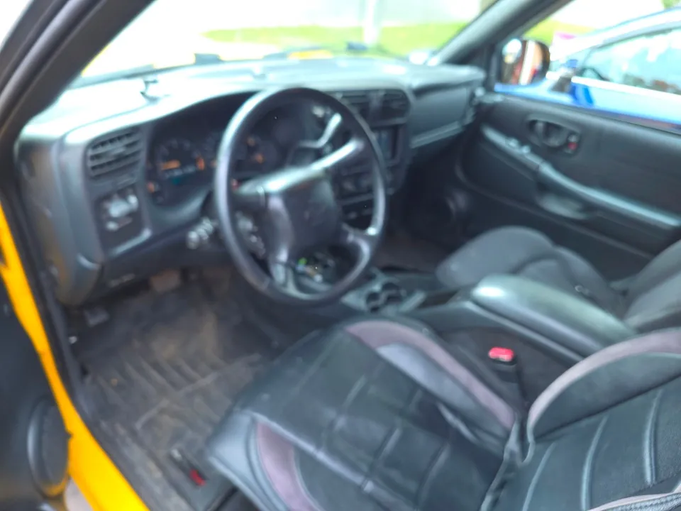 Chevrolet Blazer 2004 photo 3