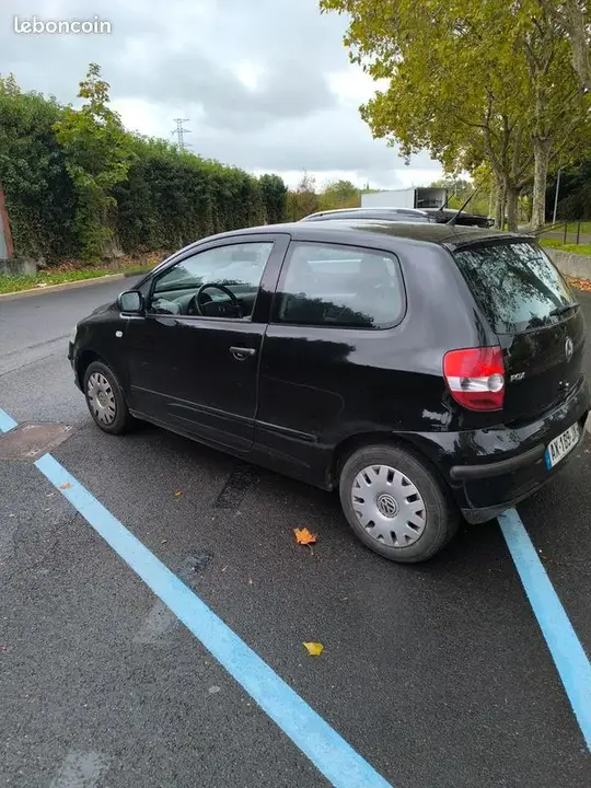 Volkswagen Fox 2010 photo 2