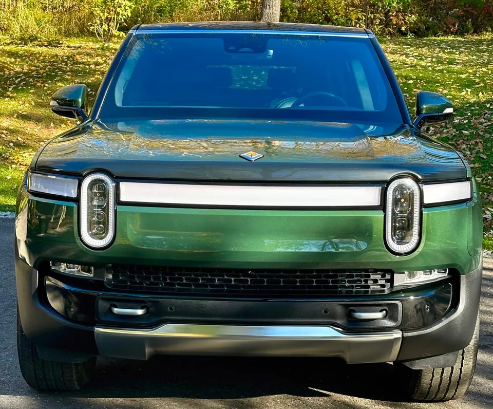 Rivian R1S 2024 photo 2