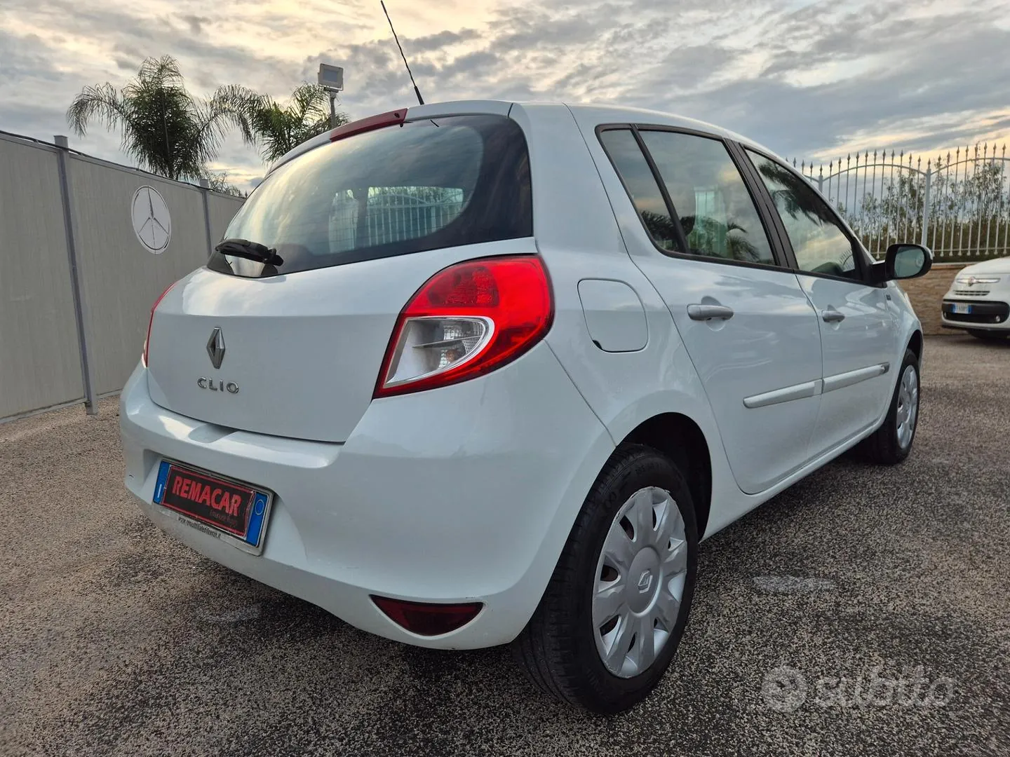 Renault Clio 2012 photo 4