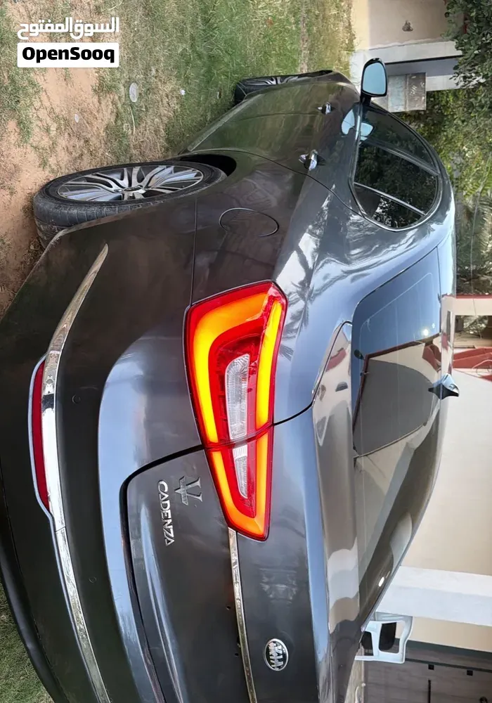 Kia Cadenza 2015 photo 2