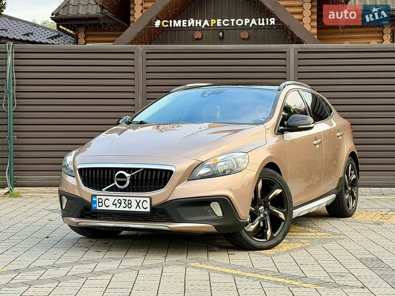 Volvo V40 2013 photo 2