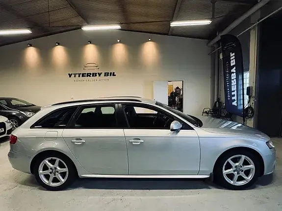 Audi A4 2012 photo 2