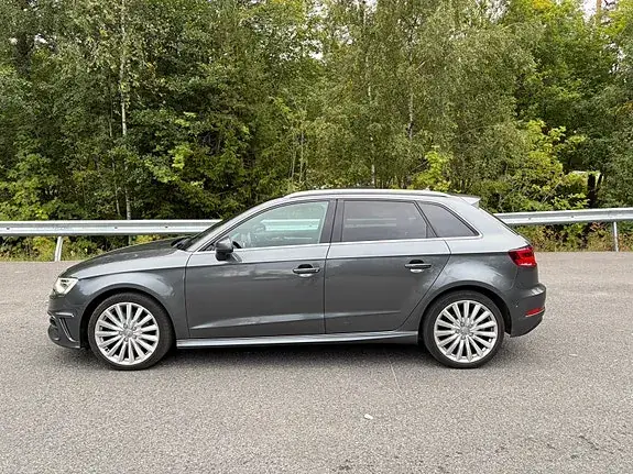 Audi E-Tron 2015 photo 3